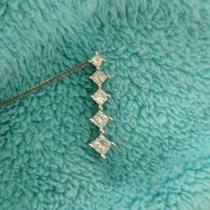 Five diamond drop pendant